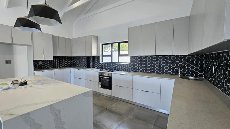 4 Bedroom Property for Sale in Shelley Point Western Cape